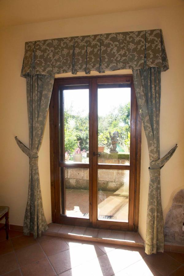 Casale San Pietro Bed & Breakfast Otricoli Exterior photo